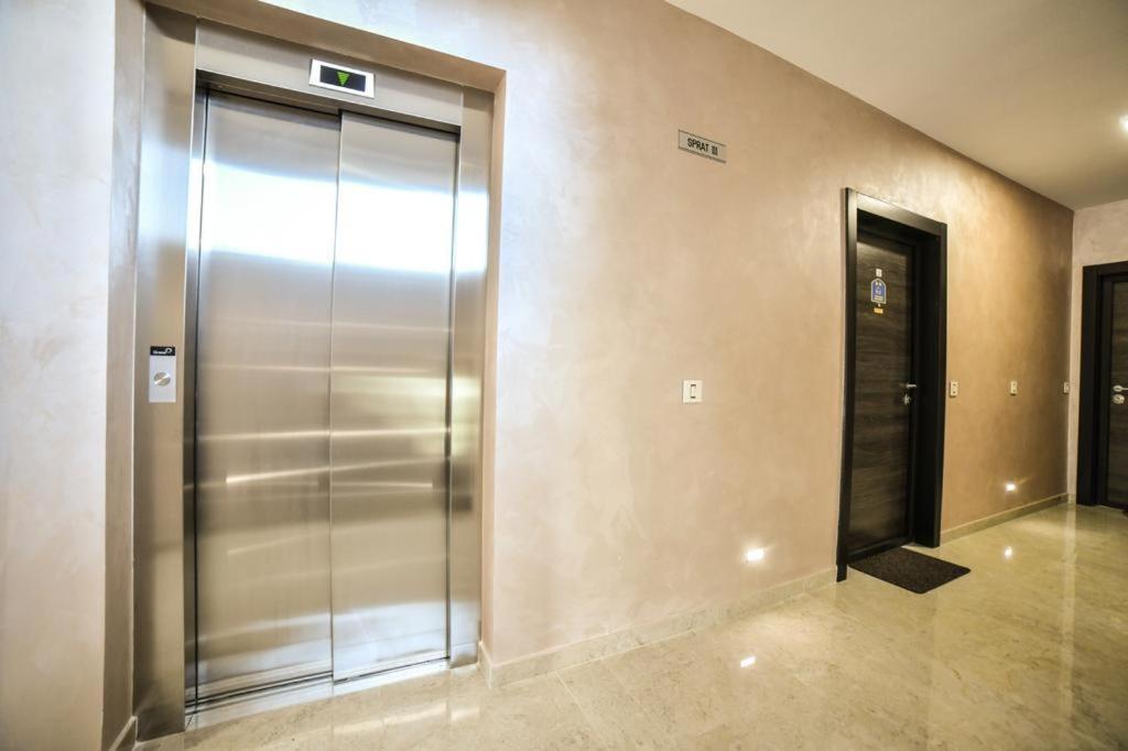 Silver Lux Apartment